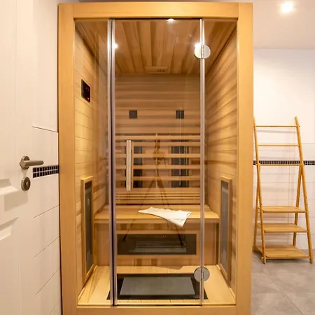 Alte Fischfabrik August 24 * Lauterbach (Rugen)