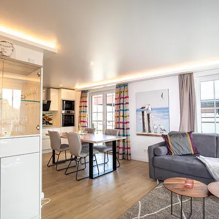 Alte Fischfabrik August 24 Lauterbach (Rugen)