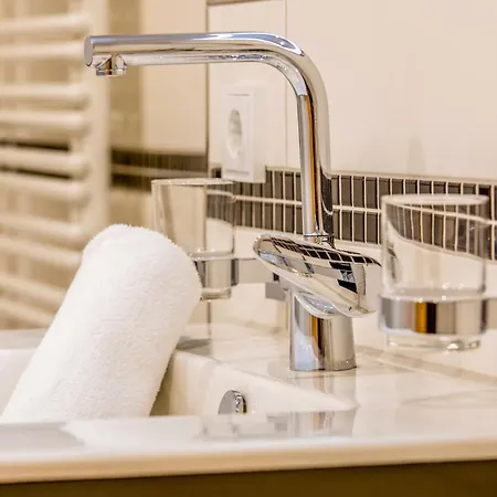 Alte Fischfabrik August 24 Lauterbach (Rugen)